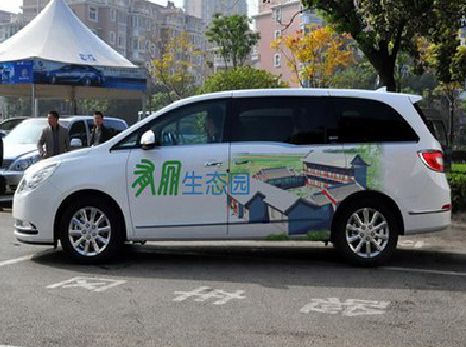 荔波户外车贴喷绘如何保持效果?