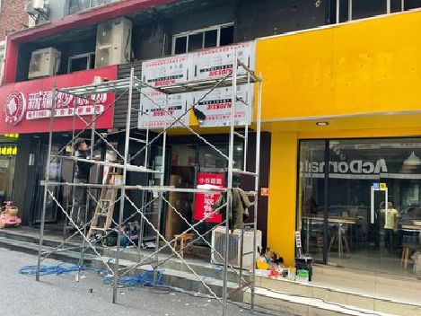 荔波制作广告招牌如何避免它发黄？